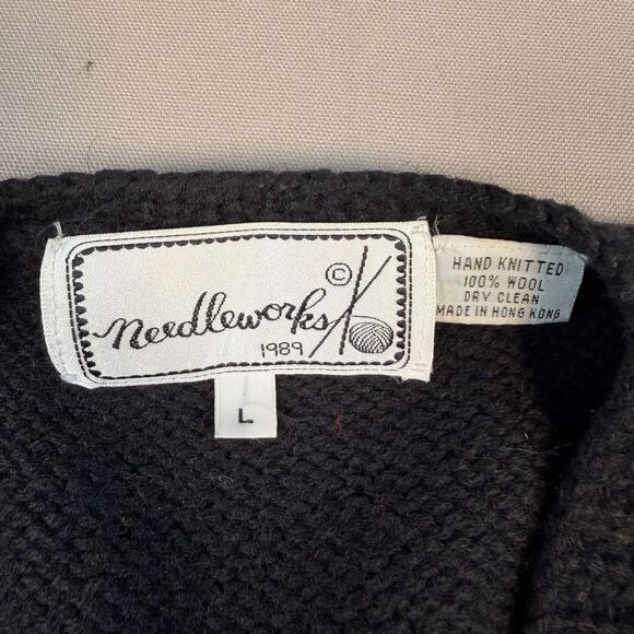 VTG Needleworks Hand Knit Wool Grannycore Embroidered Floral Sweater Vest Large - Picture 4 of 5